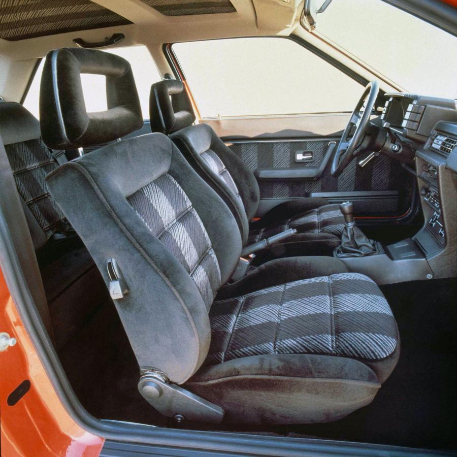 Интерьер Audi Quattro (Typ 85) 1980 года  (WW) (фото 20 из 34)